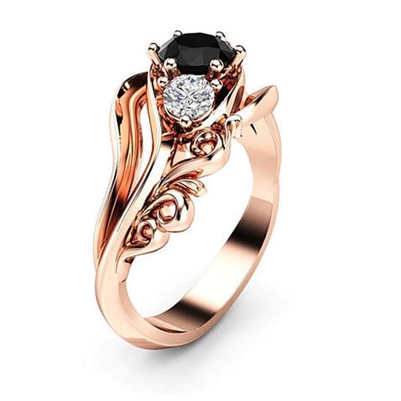 Black Rose Ring - Picture 1 of 4